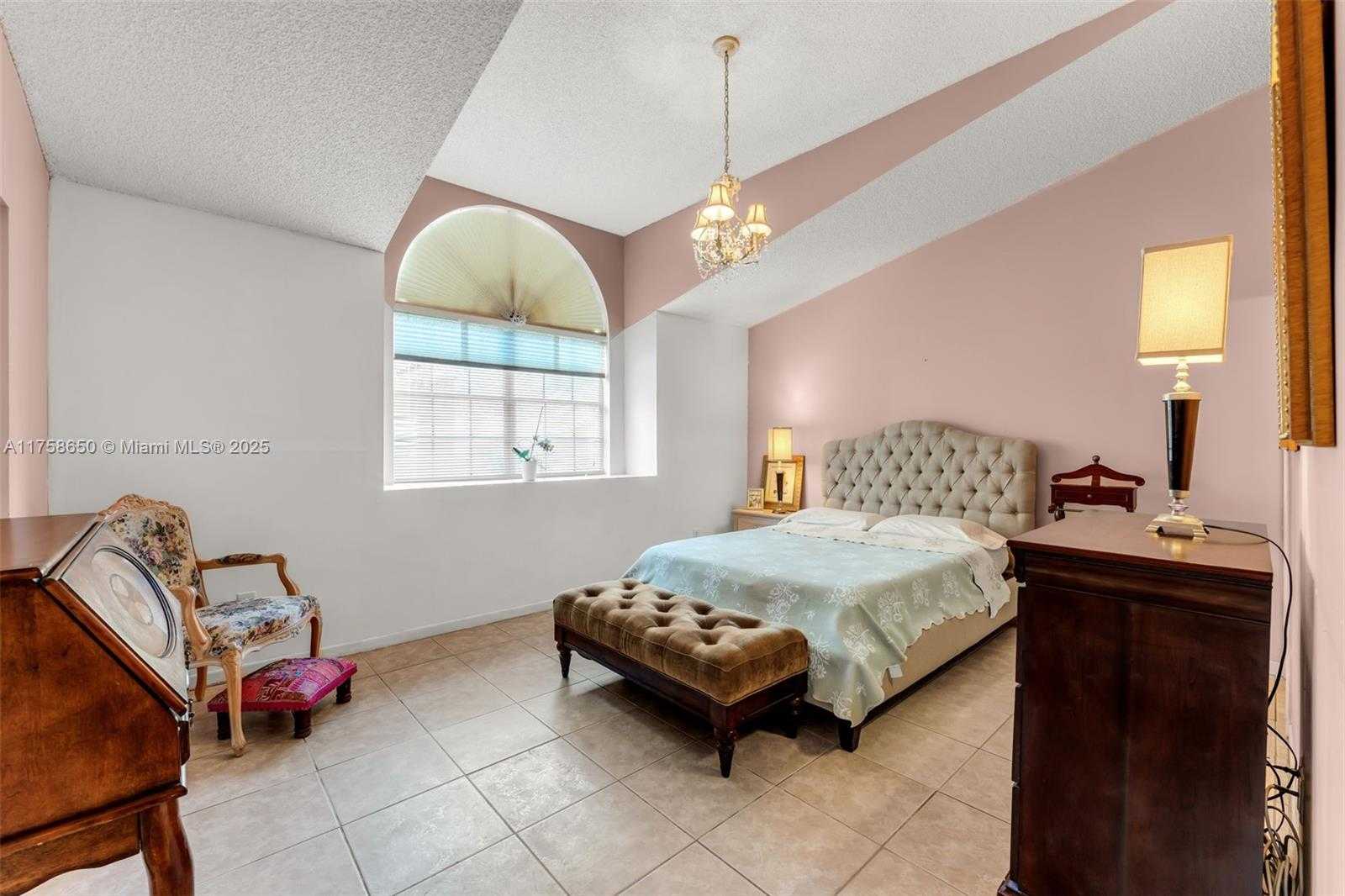 Small Image of 11060 SOUTH WEST 153RD CT, Miami Number 15