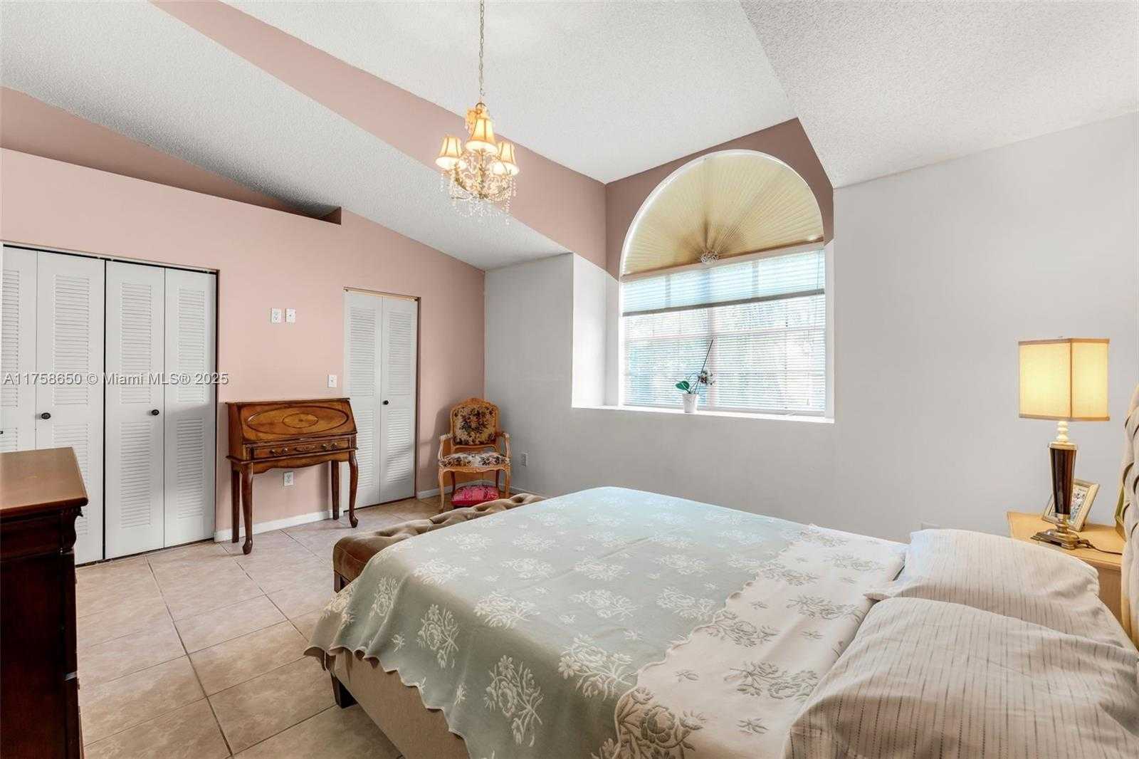 Small Image of 11060 SOUTH WEST 153RD CT, Miami Number 17