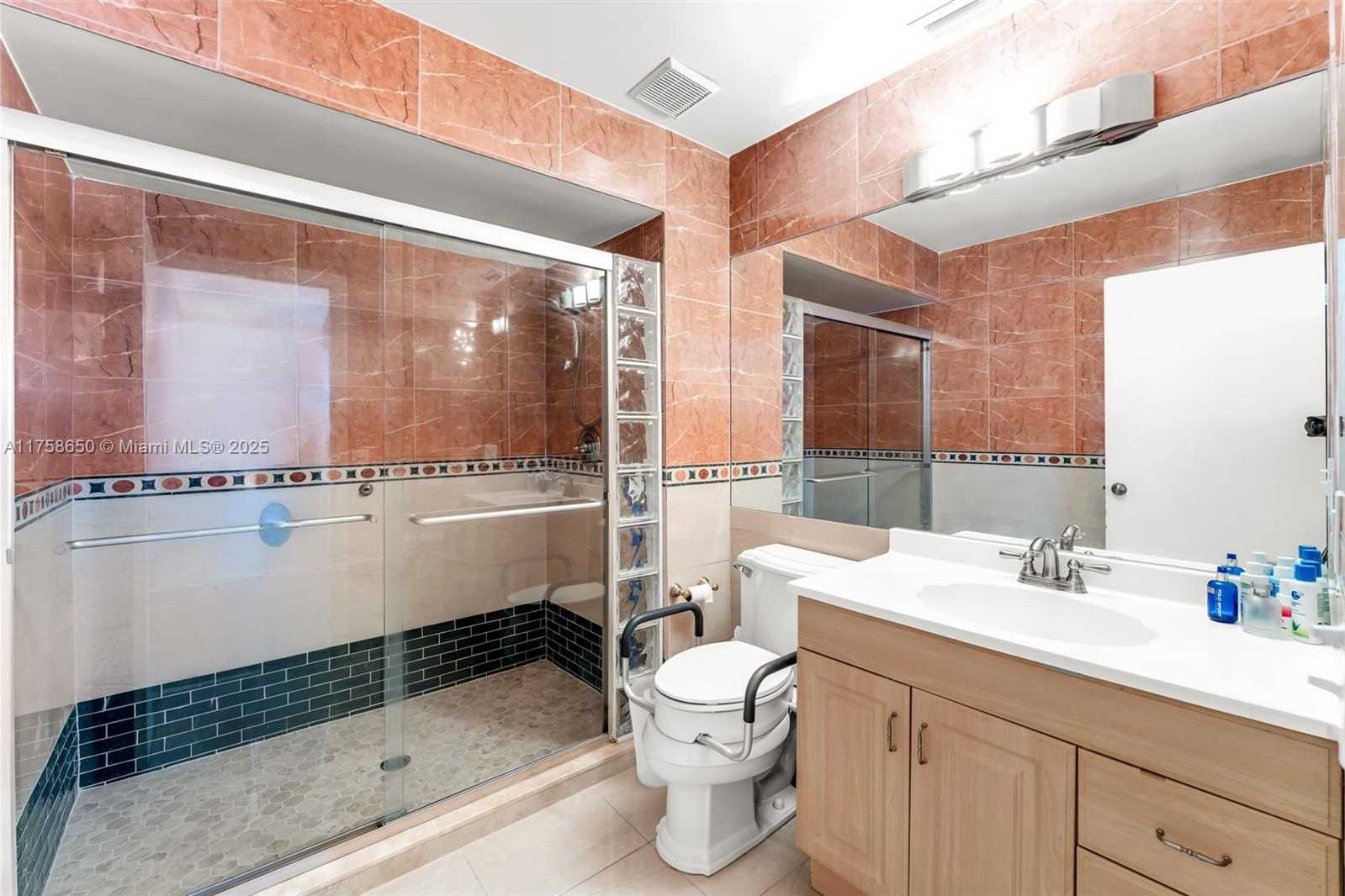 Small Image of 11060 SOUTH WEST 153RD CT, Miami Number 18