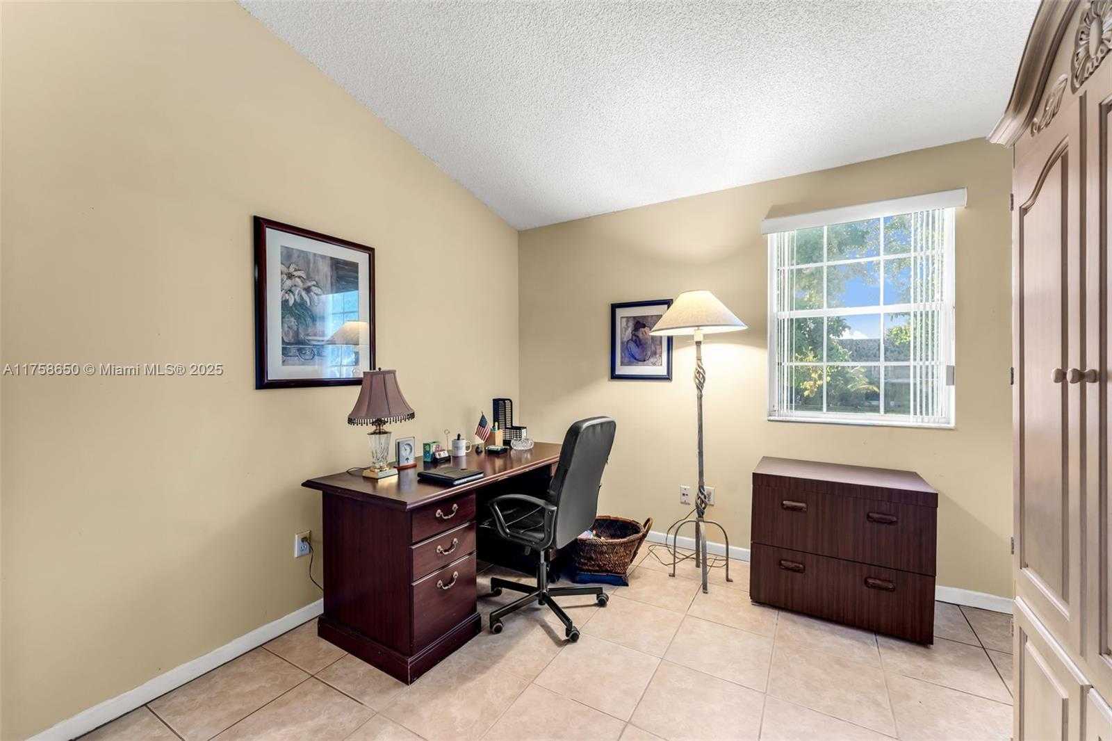 Small Image of 11060 SOUTH WEST 153RD CT, Miami Number 20