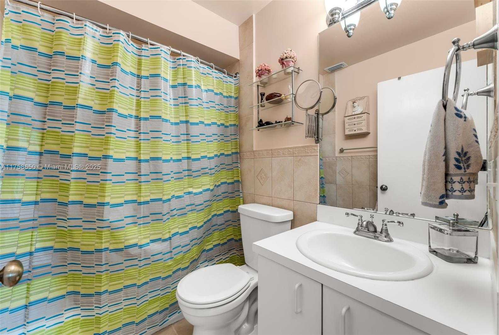 Small Image of 11060 SOUTH WEST 153RD CT, Miami Number 21