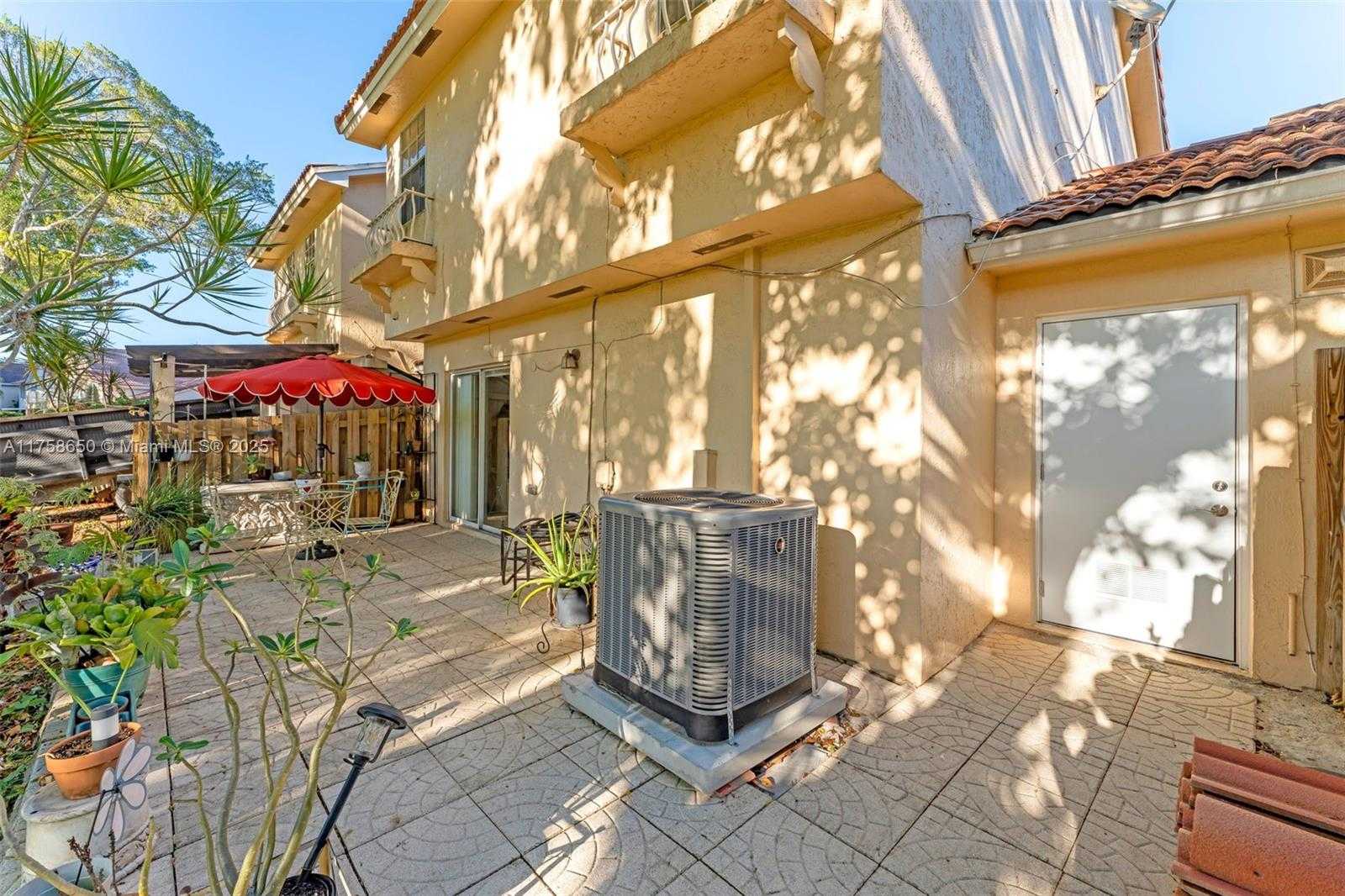 Small Image of 11060 SOUTH WEST 153RD CT, Miami Number 25