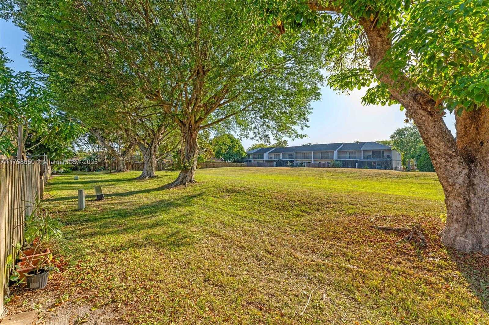 Small Image of 11060 SOUTH WEST 153RD CT, Miami Number 27
