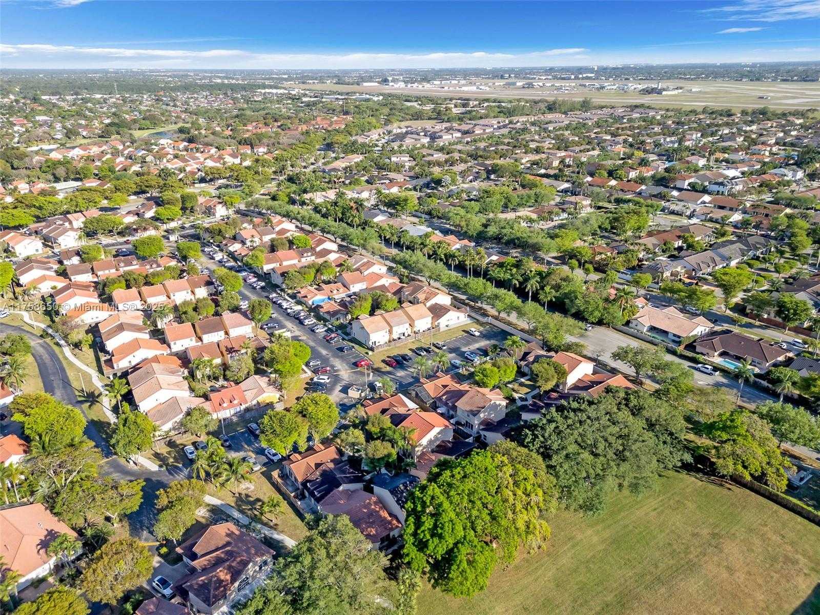 Small Image of 11060 SOUTH WEST 153RD CT, Miami Number 32