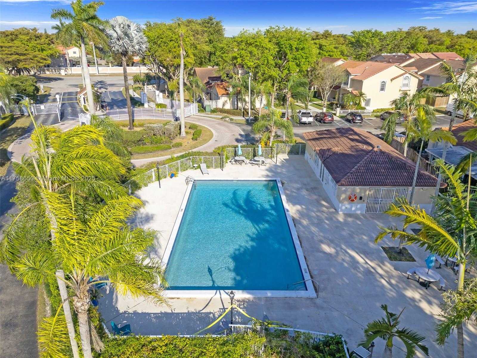 Small Image of 11060 SOUTH WEST 153RD CT, Miami Number 39