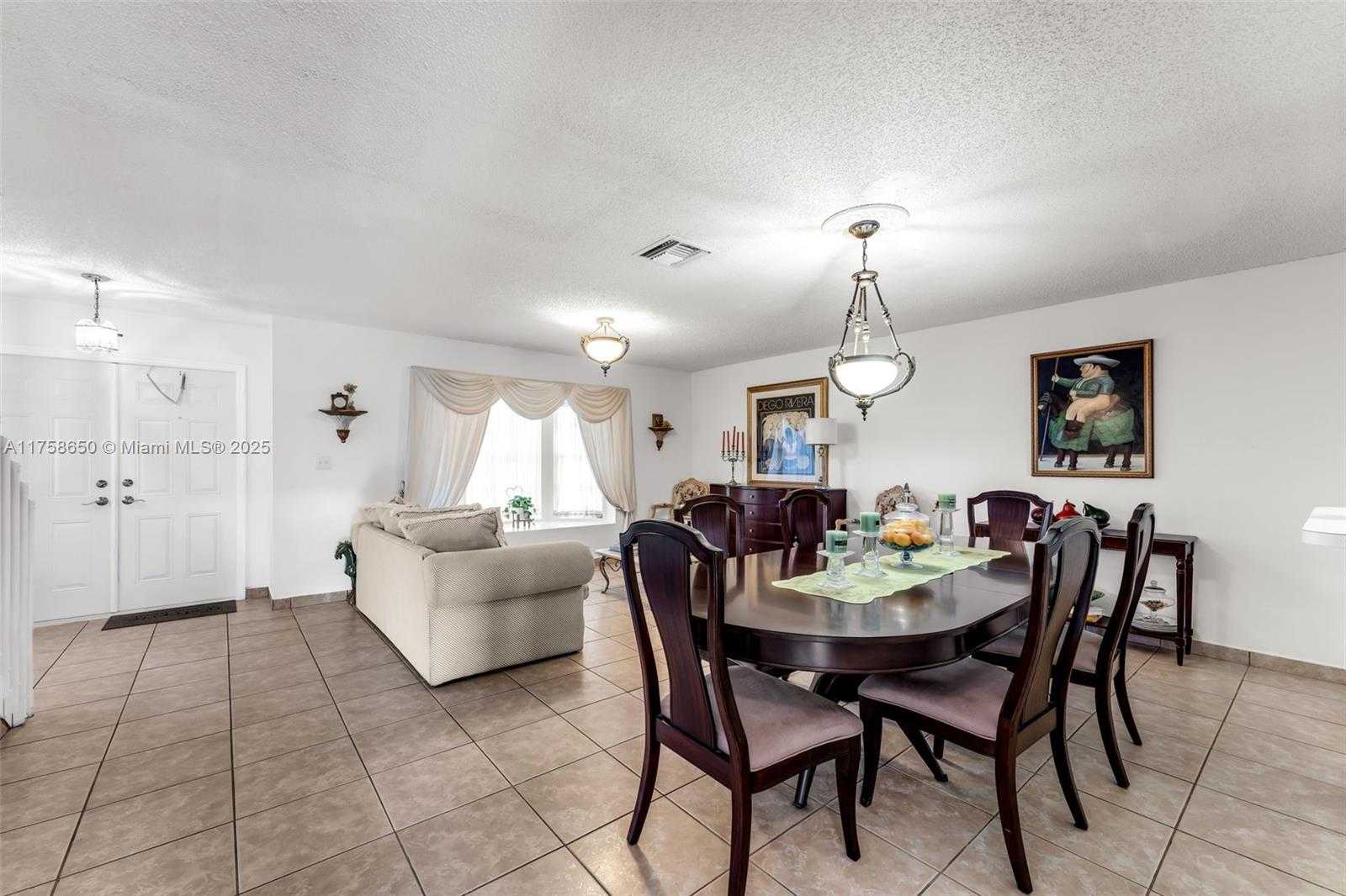 Small Image of 11060 SOUTH WEST 153RD CT, Miami Number 8