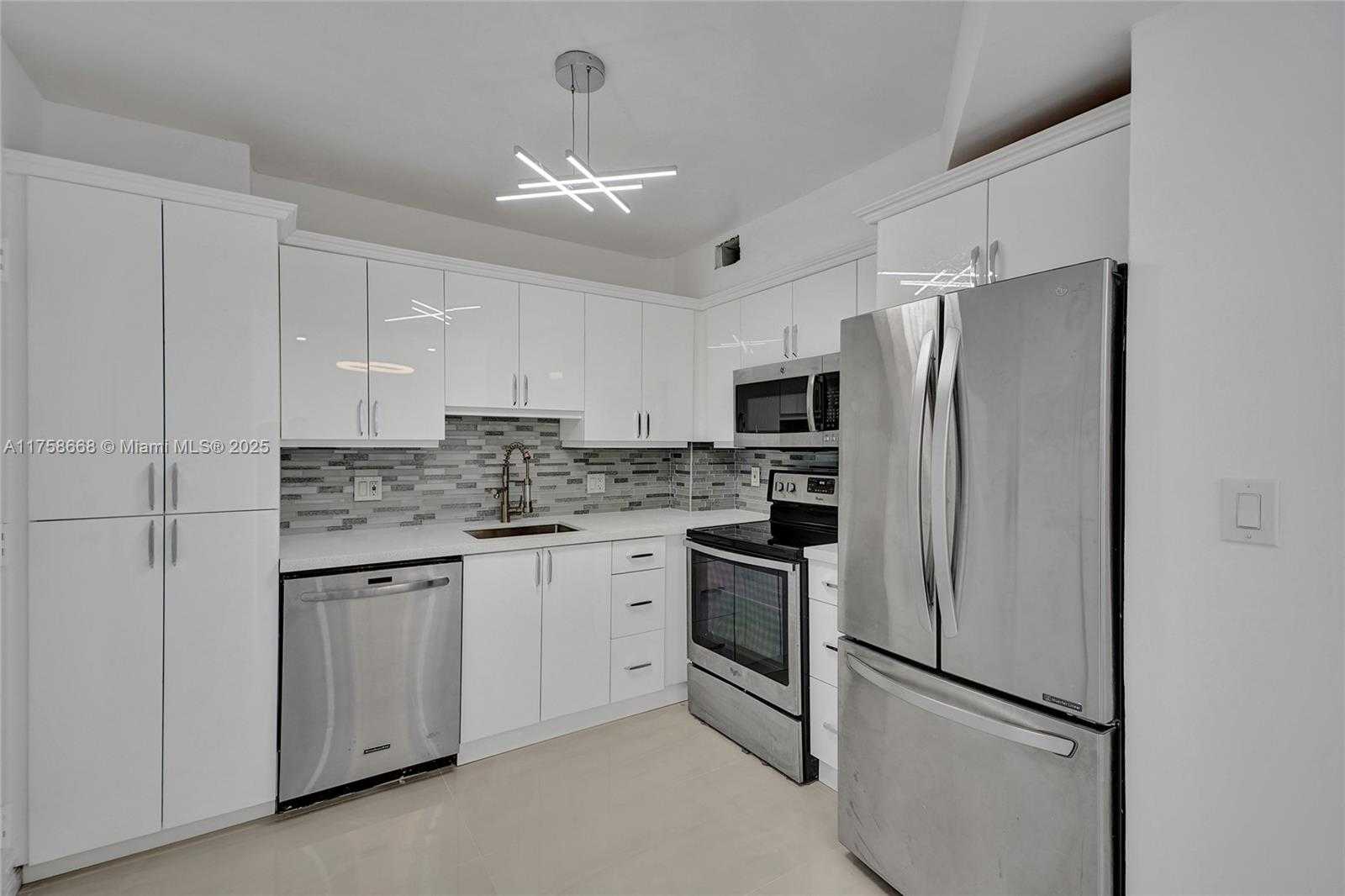 Small Image of 1950 SOUTH OCEAN DR #8J, Hallandale Beach Number 10