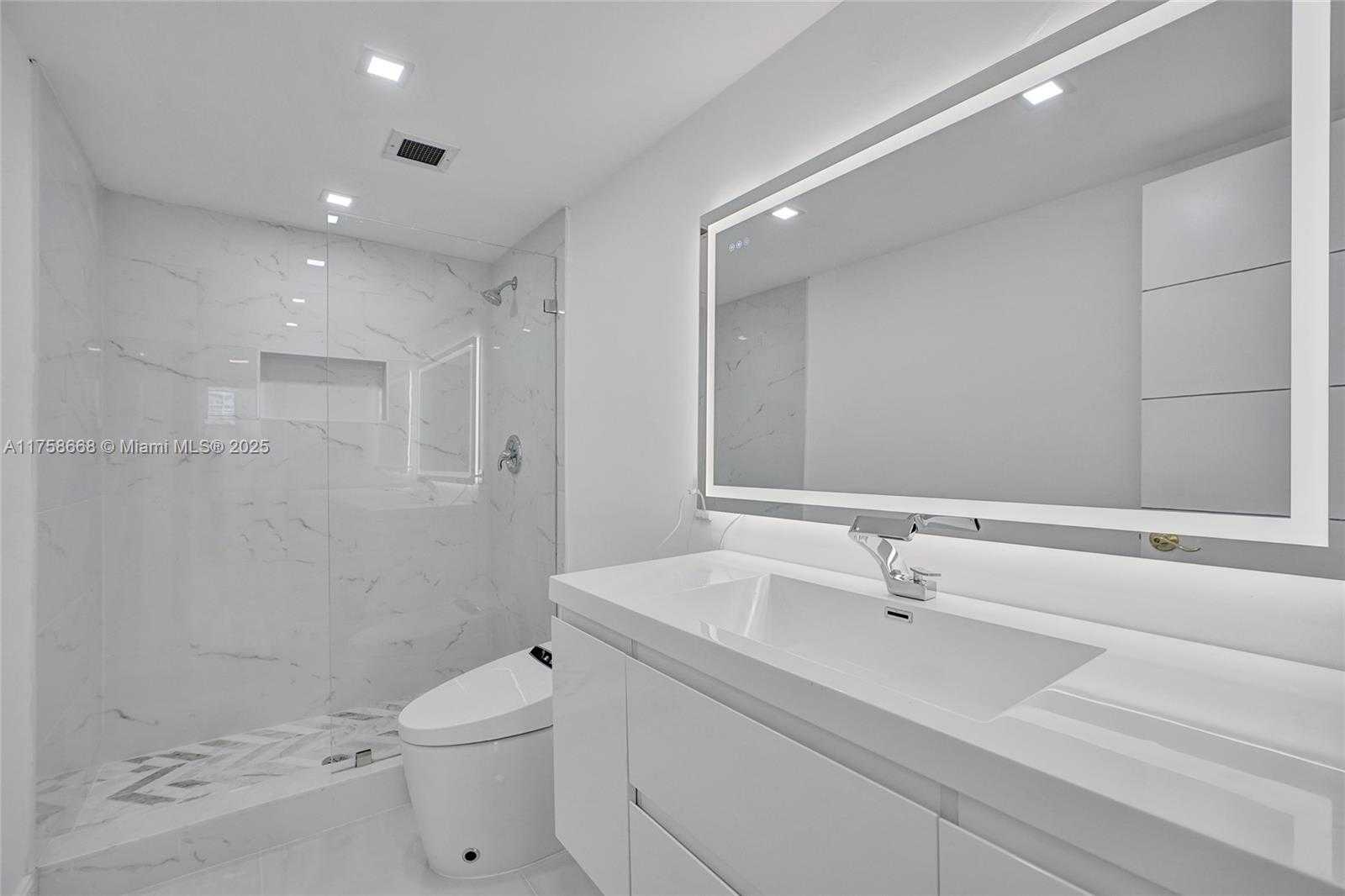 Small Image of 1950 SOUTH OCEAN DR #8J, Hallandale Beach Number 19