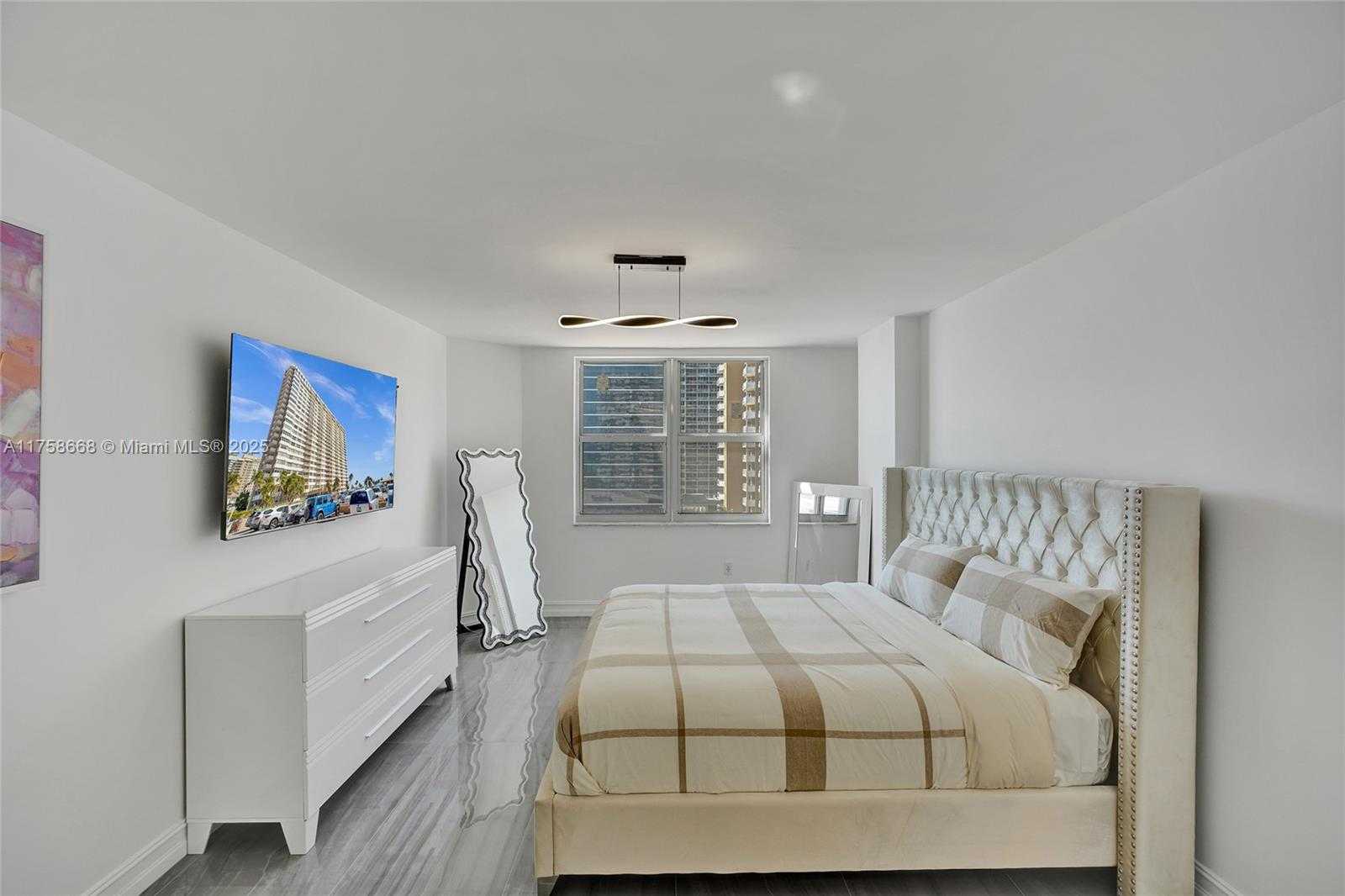Small Image of 1950 SOUTH OCEAN DR #8J, Hallandale Beach Number 24