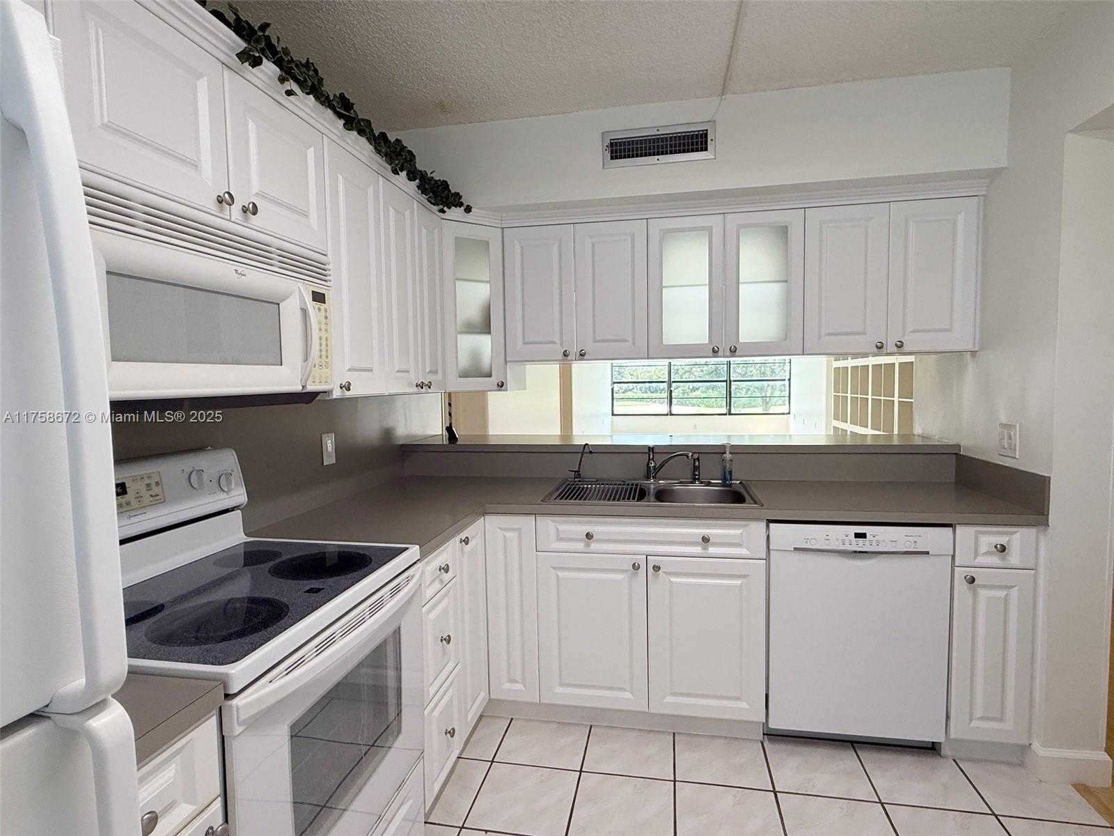 Small Image of 1504 SOUTH WHITEHALL DR #206, Davie Number 12