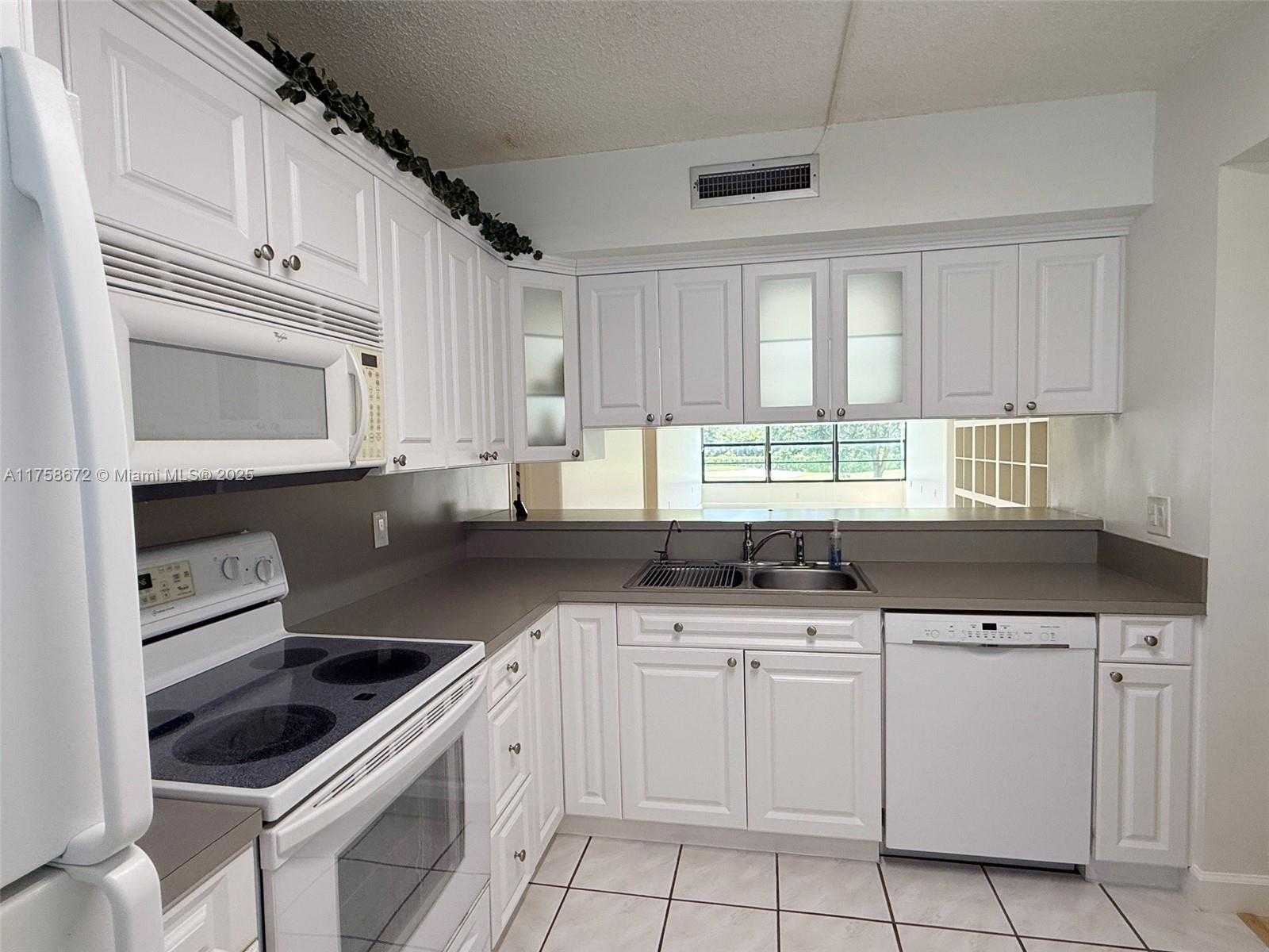 Small Image of 1504 SOUTH WHITEHALL DR #206, Davie Number 13