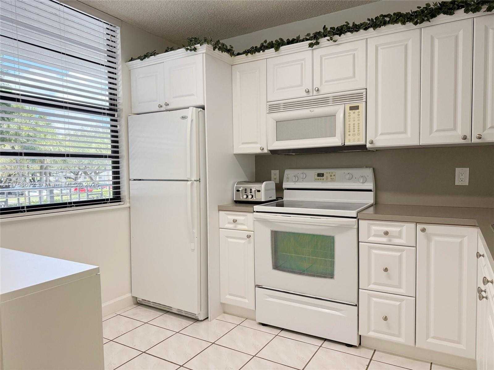 Small Image of 1504 SOUTH WHITEHALL DR #206, Davie Number 16