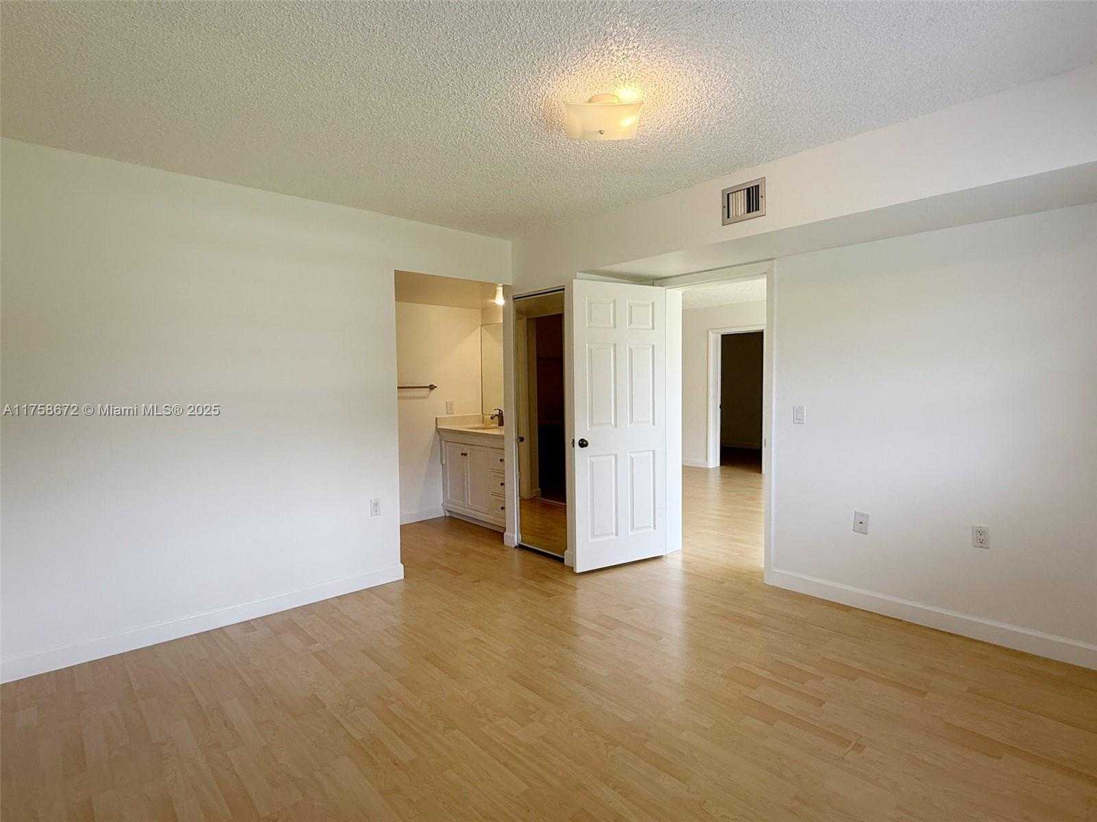 Small Image of 1504 SOUTH WHITEHALL DR #206, Davie Number 19