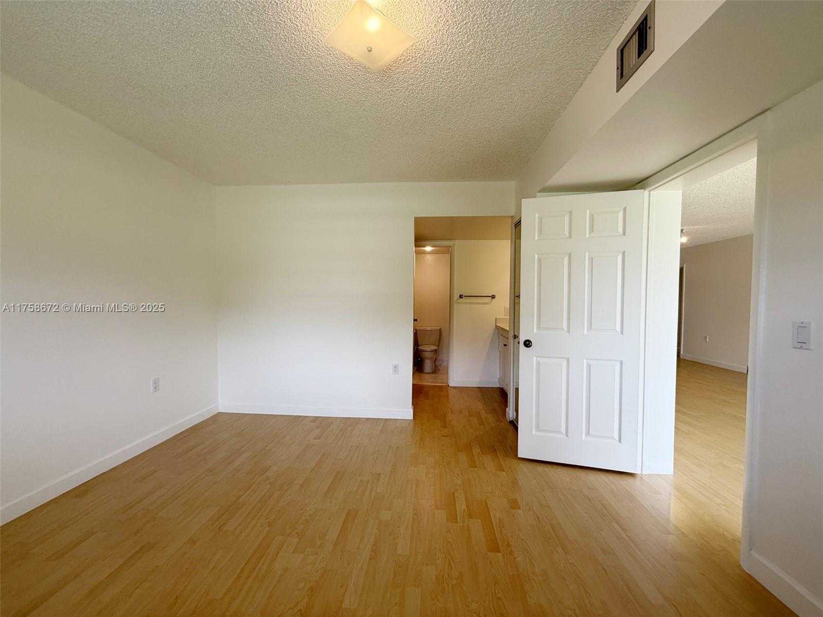 Small Image of 1504 SOUTH WHITEHALL DR #206, Davie Number 20