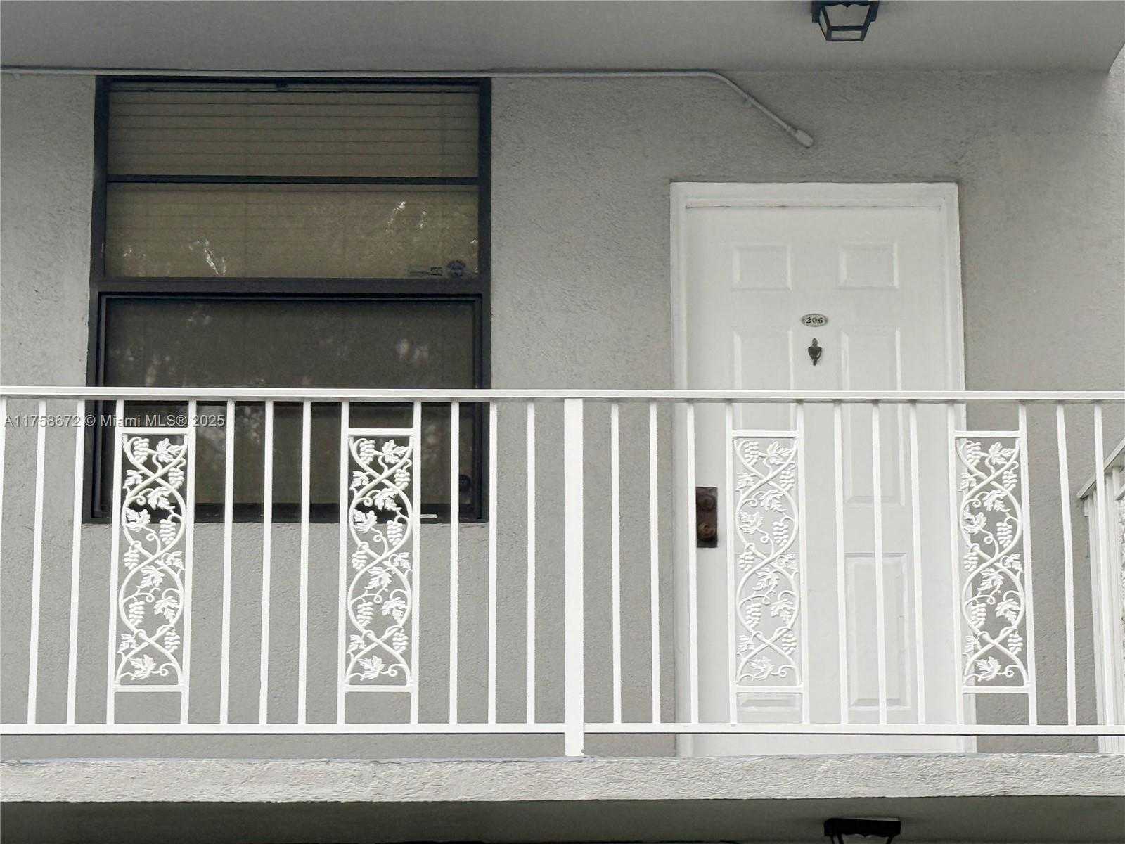 Small Image of 1504 SOUTH WHITEHALL DR #206, Davie Number 3