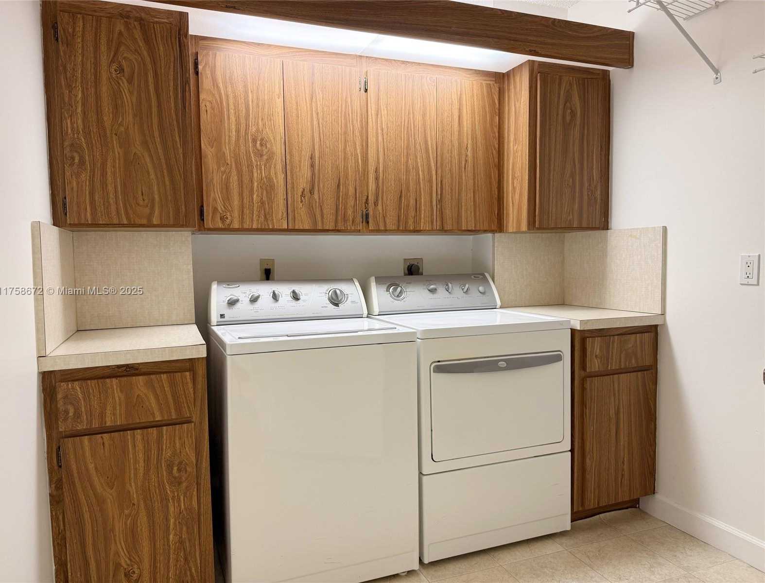 Small Image of 1504 SOUTH WHITEHALL DR #206, Davie Number 31