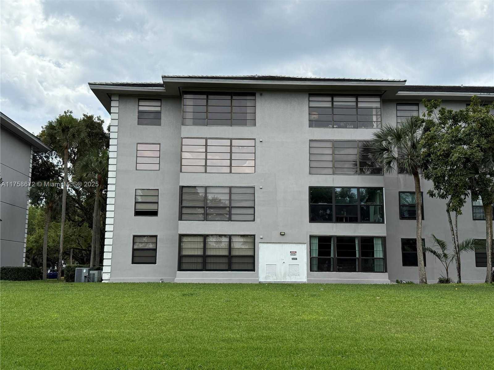 Small Image of 1504 SOUTH WHITEHALL DR #206, Davie Number 34