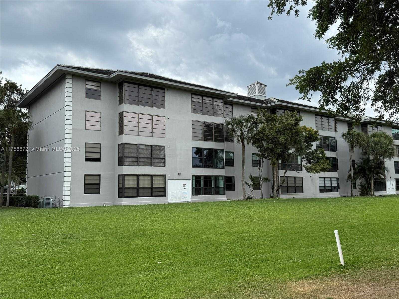 Small Image of 1504 SOUTH WHITEHALL DR #206, Davie Number 35