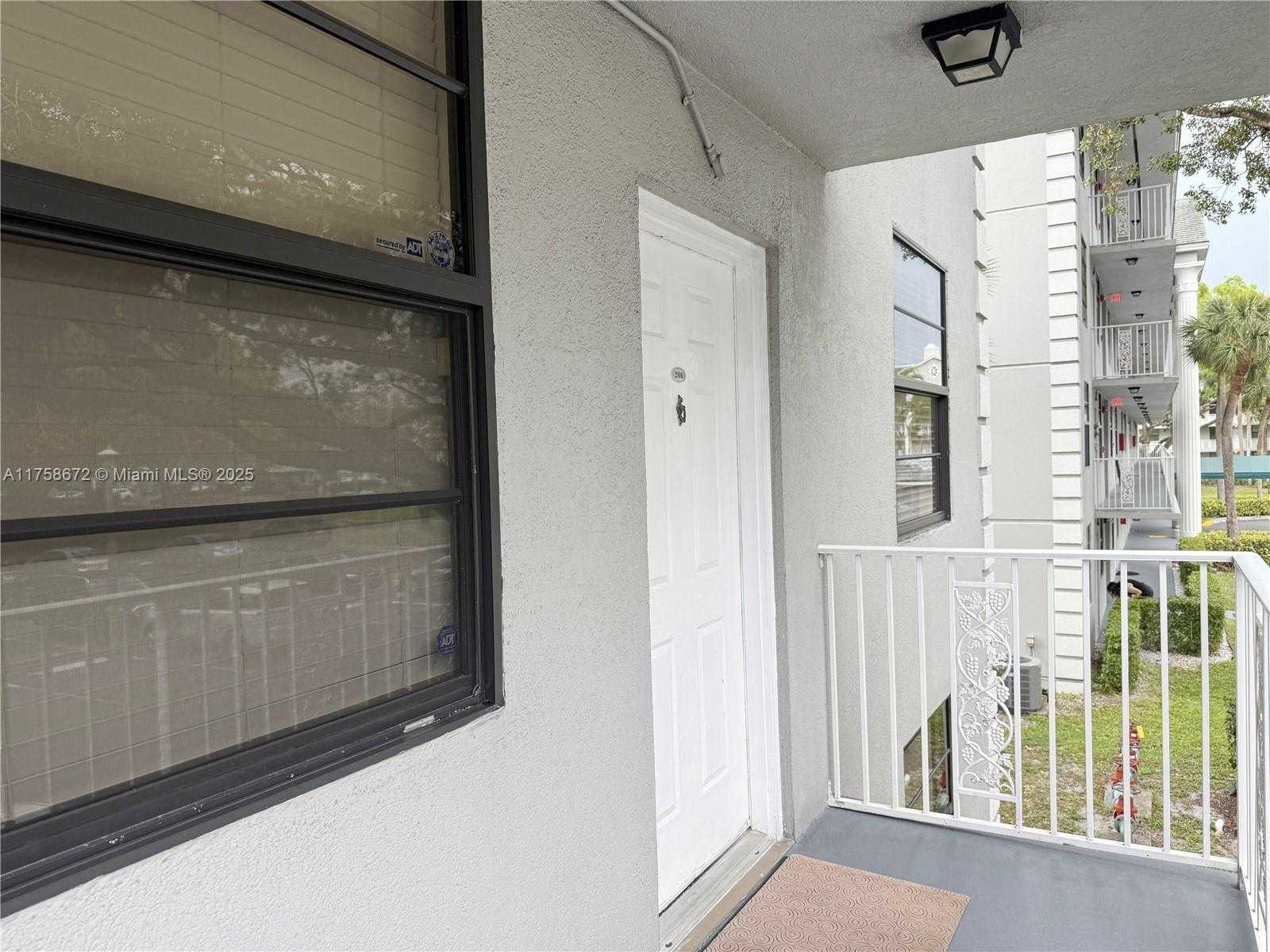 Small Image of 1504 SOUTH WHITEHALL DR #206, Davie Number 4