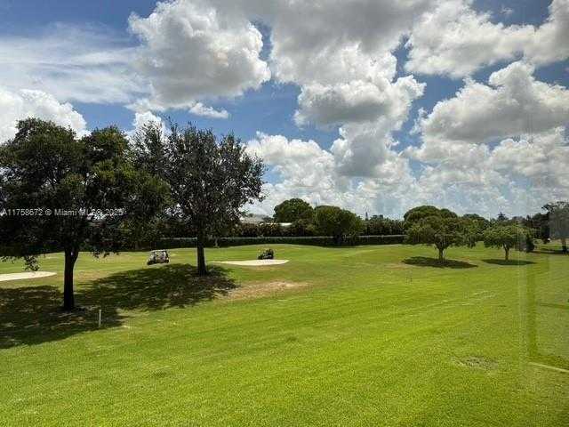 Small Image of 1504 SOUTH WHITEHALL DR #206, Davie Number 40