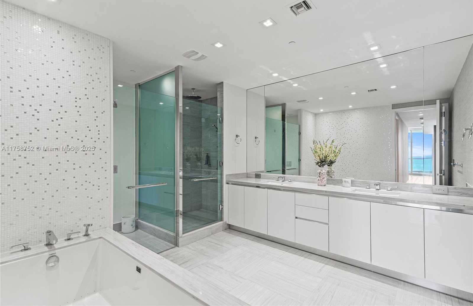 Small Image of 16901 COLLINS AVE #1203, Sunny Isles Beach Number 21