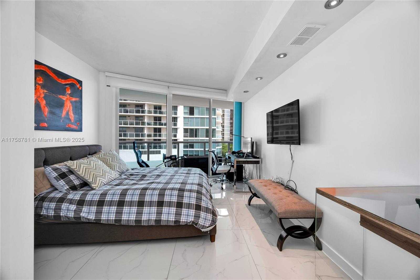 Small Image of 2127 BRICKELL AVE #801, Miami Number 20