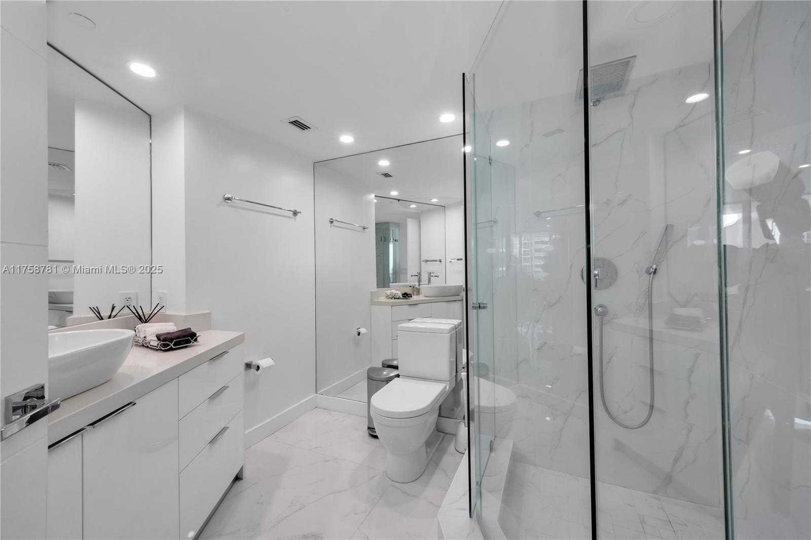 Small Image of 2127 BRICKELL AVE #801, Miami Number 22