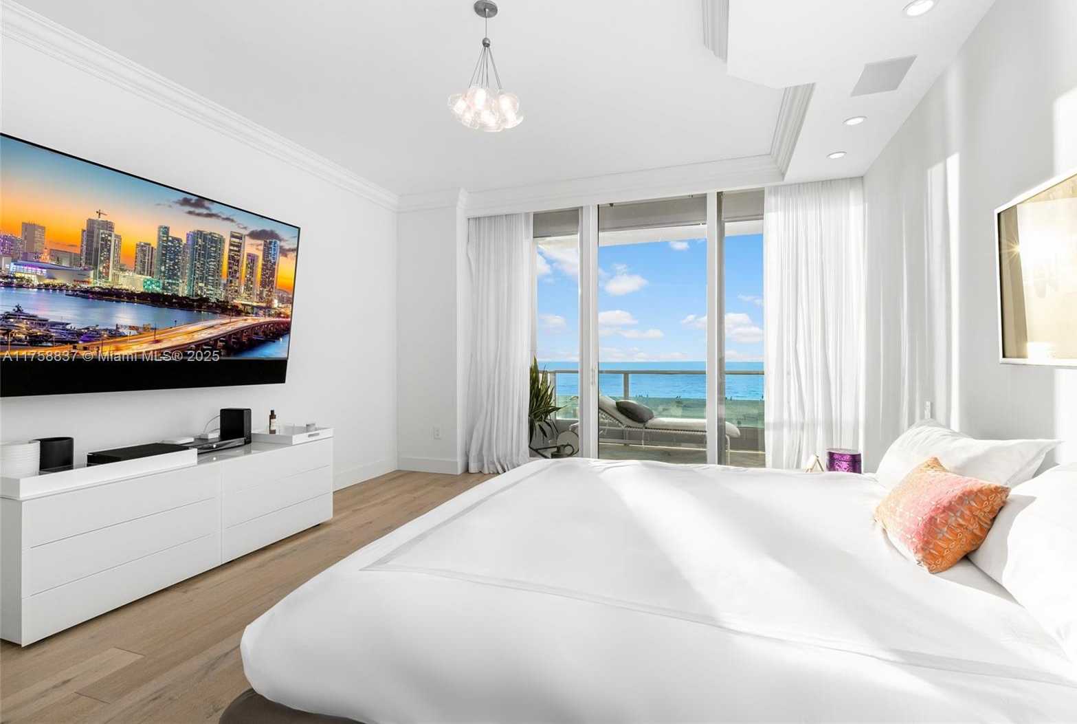 Small Image of 1455 OCEAN DR #BH-03, Miami Beach Number 19
