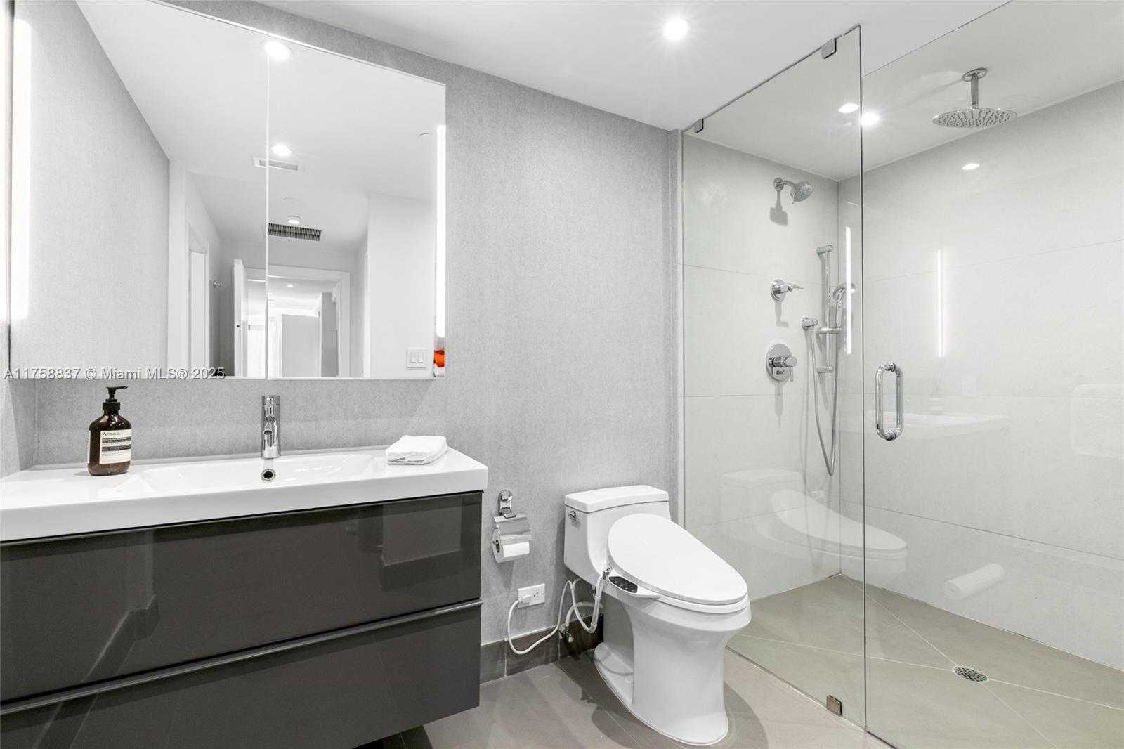 Small Image of 1455 OCEAN DR #BH-03, Miami Beach Number 24