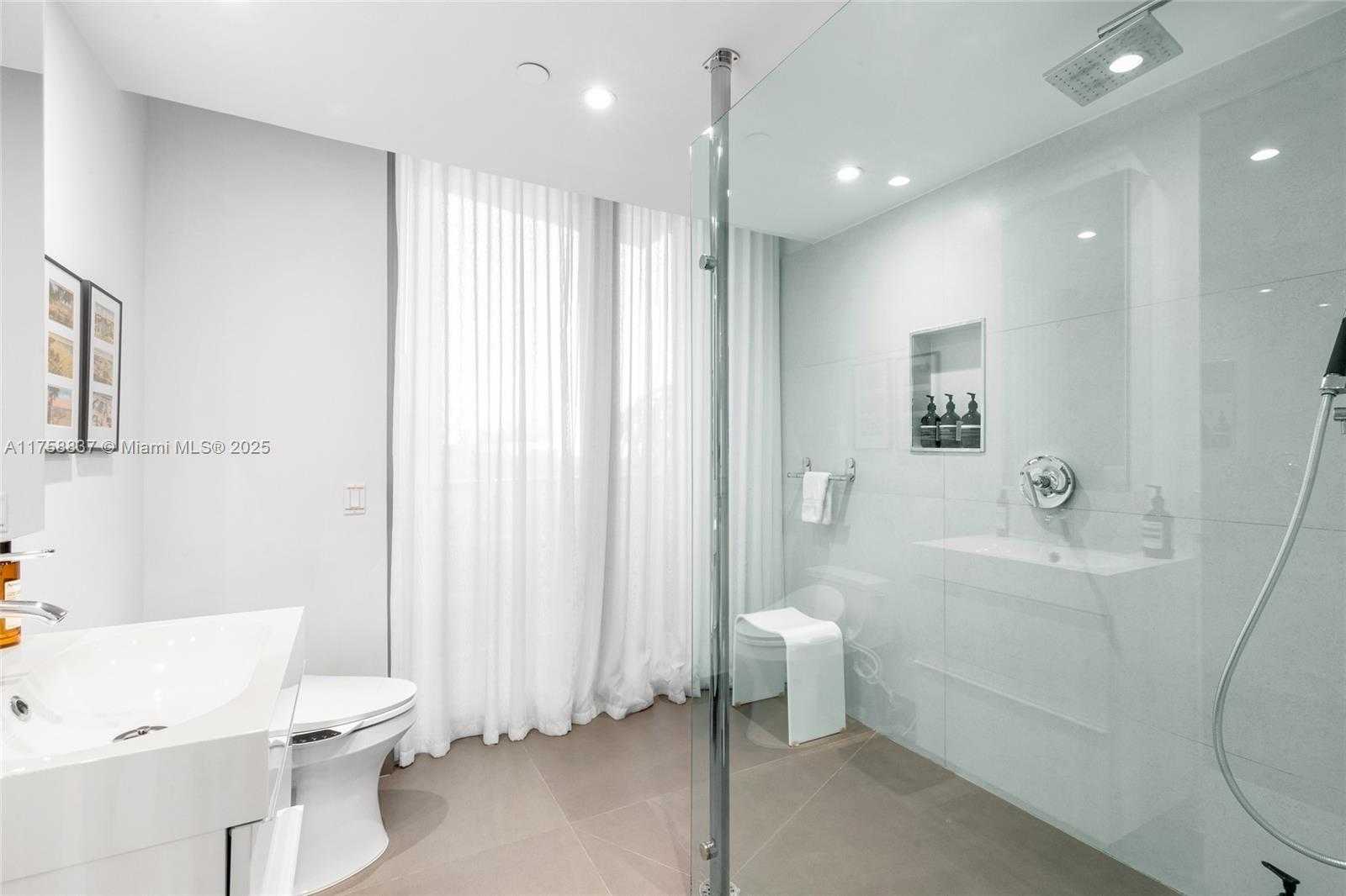 Small Image of 1455 OCEAN DR #BH-03, Miami Beach Number 30