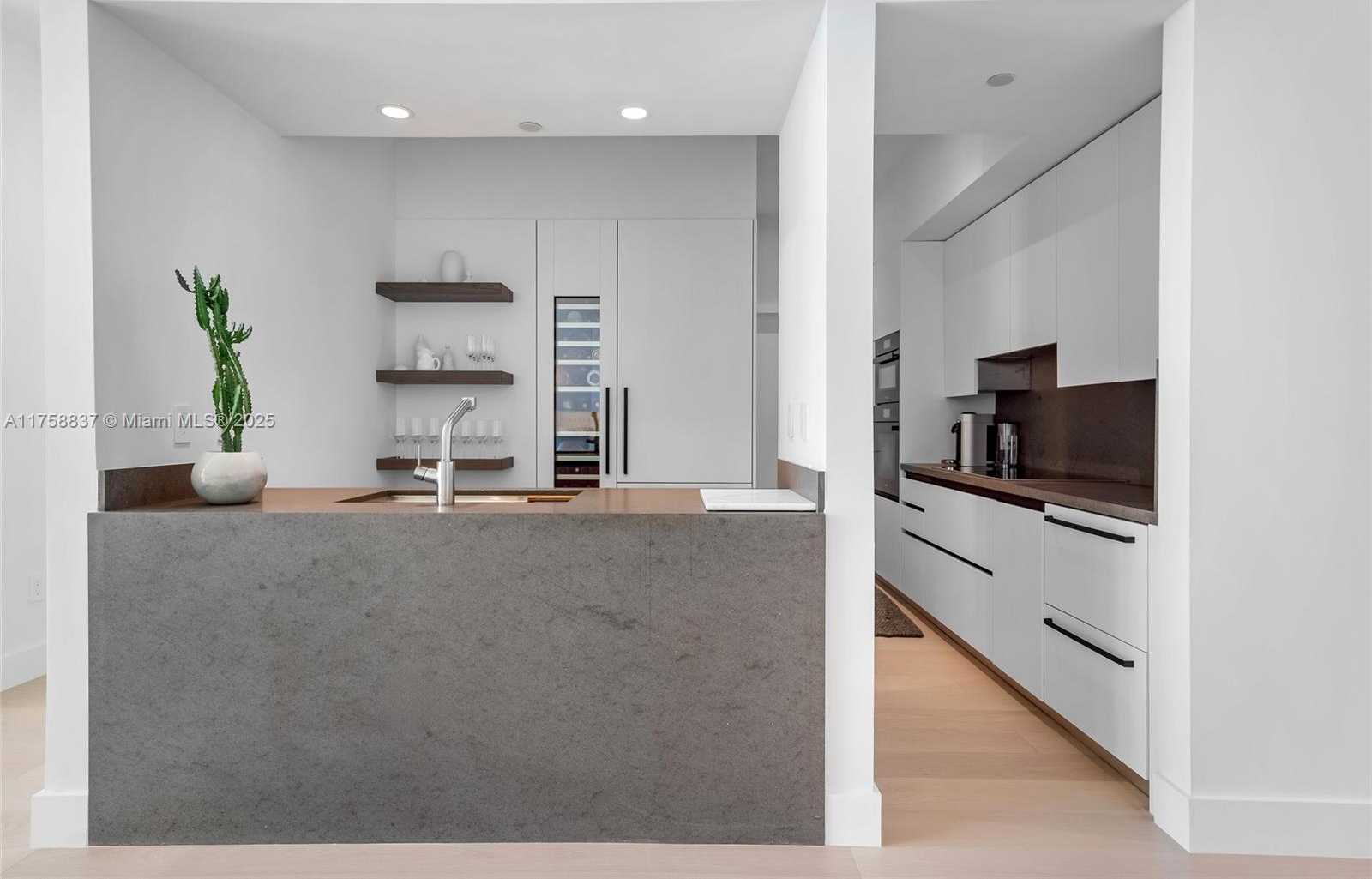 Small Image of 1455 OCEAN DR #BH-03, Miami Beach Number 8