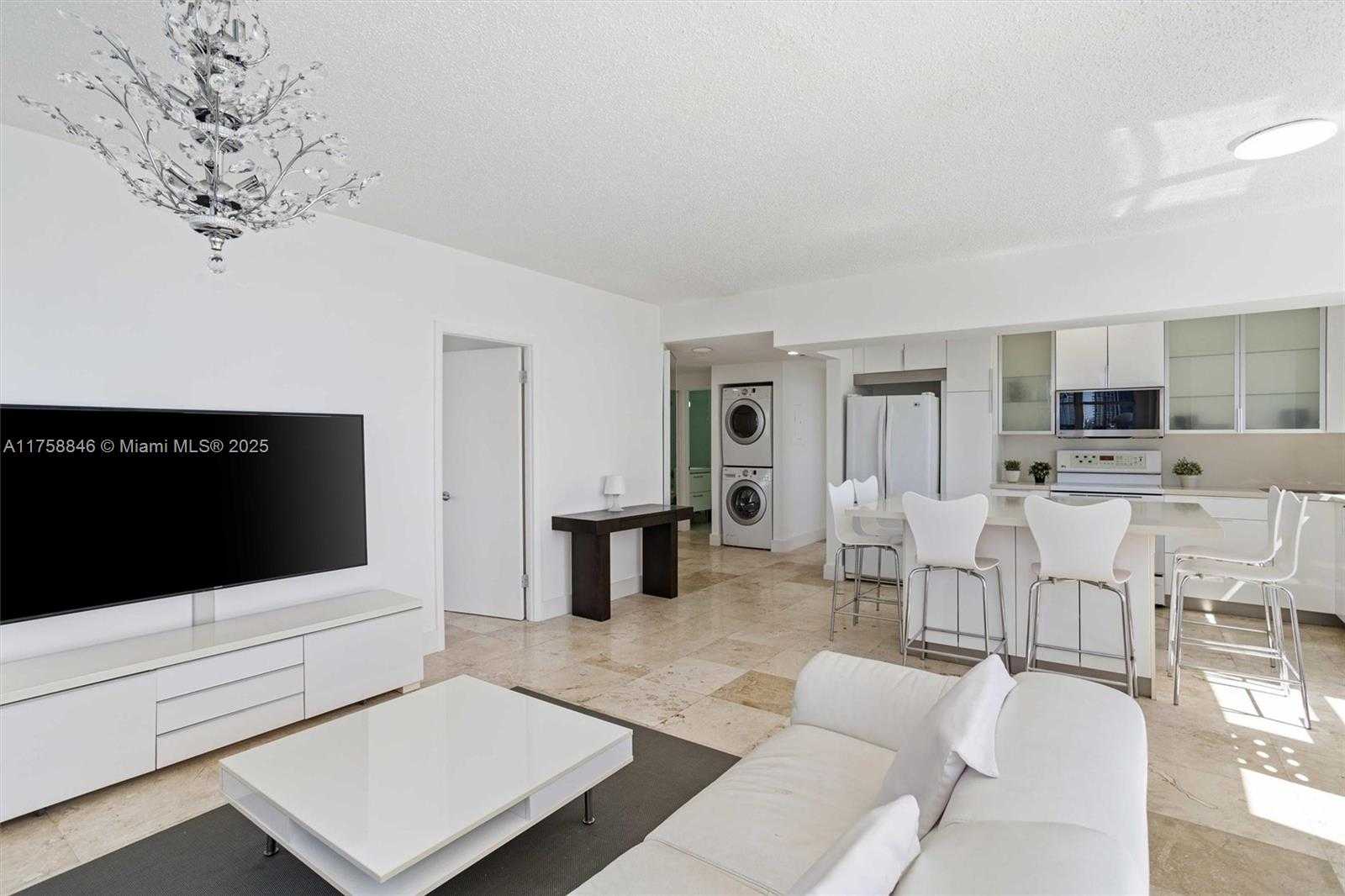 Small Image of 770 CLAUGHTON ISLAND DR #PH-18, Miami Number 9