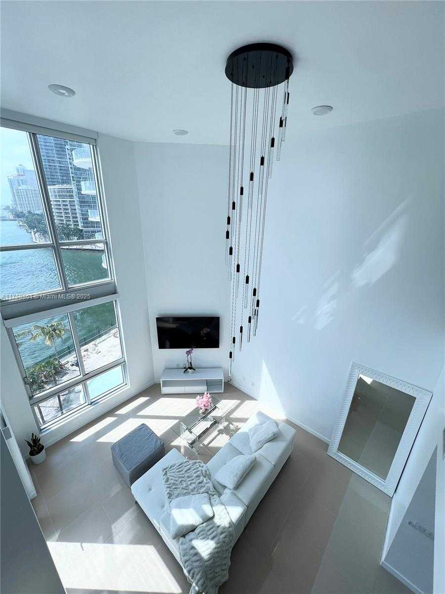 Small Image of 300 SOUTH BISCAYNE BLVD #L-814, Miami Number 12