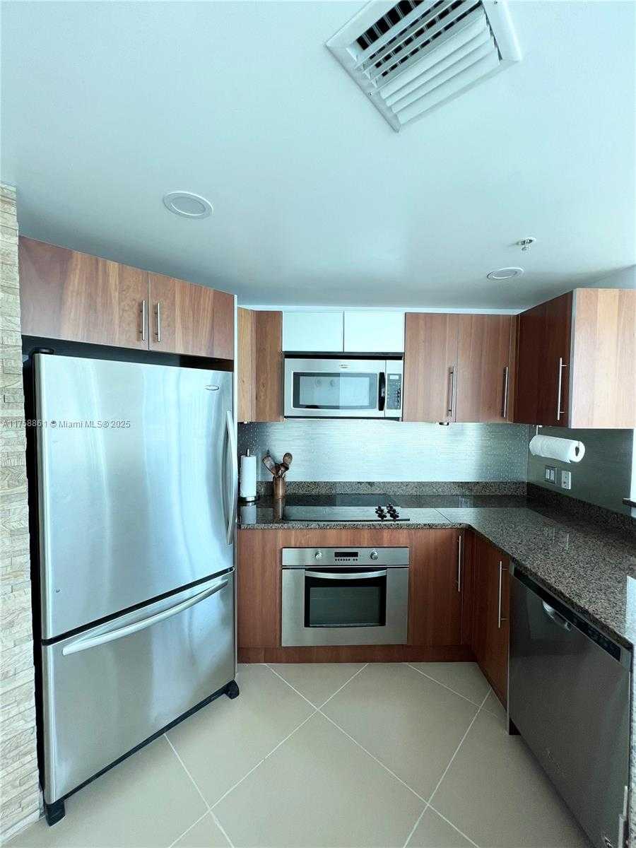 Small Image of 300 SOUTH BISCAYNE BLVD #L-814, Miami Number 18