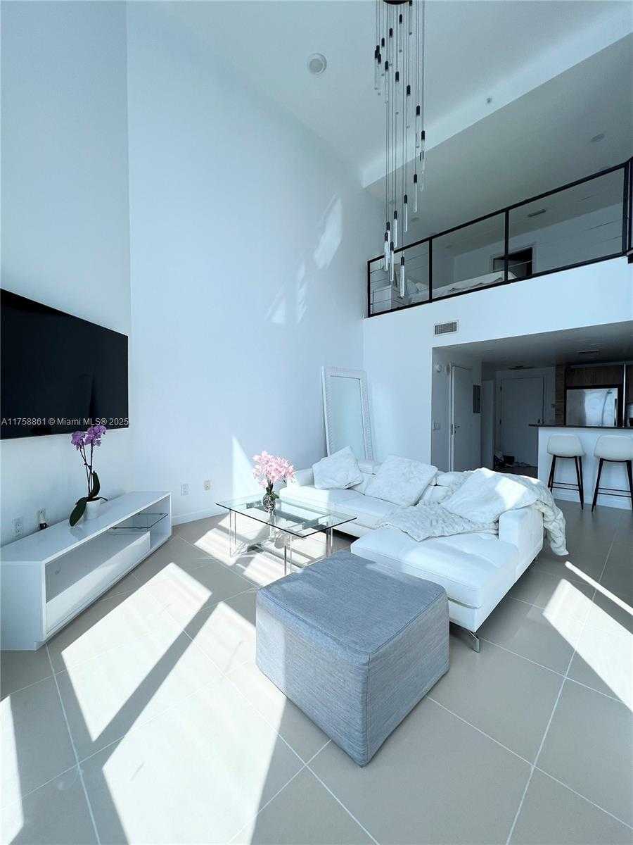 Small Image of 300 SOUTH BISCAYNE BLVD #L-814, Miami Number 21
