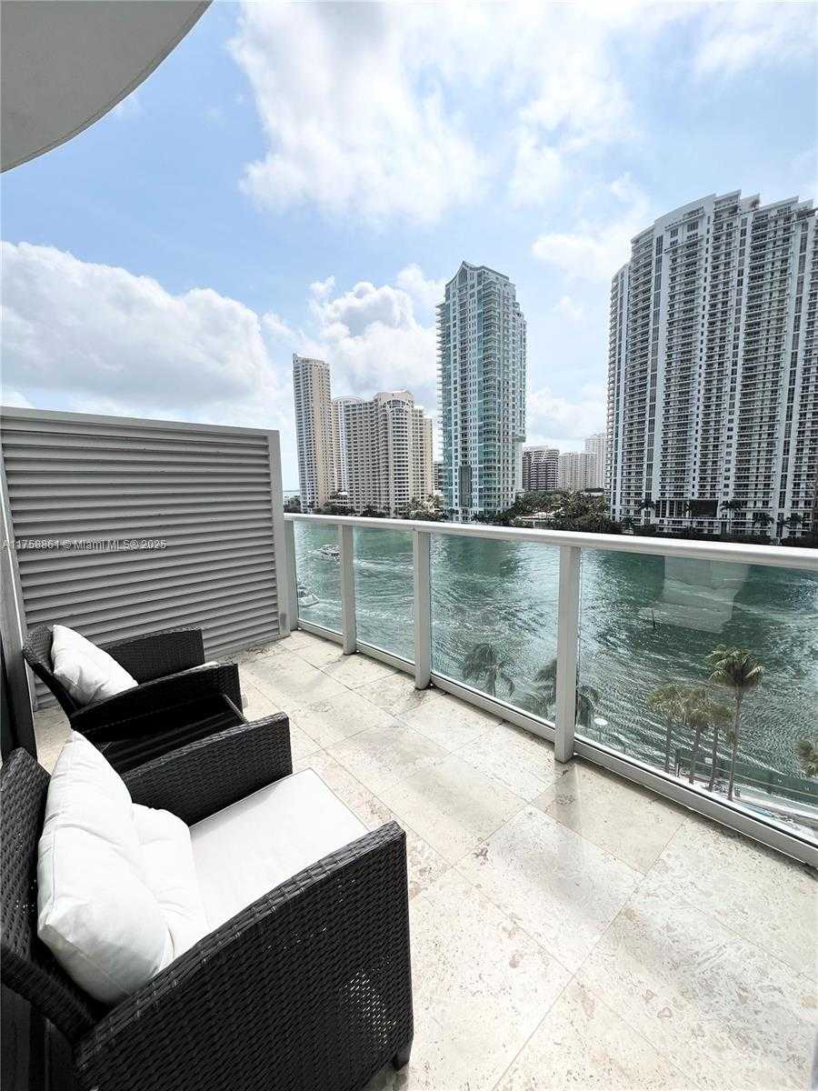 Small Image of 300 SOUTH BISCAYNE BLVD #L-814, Miami Number 3