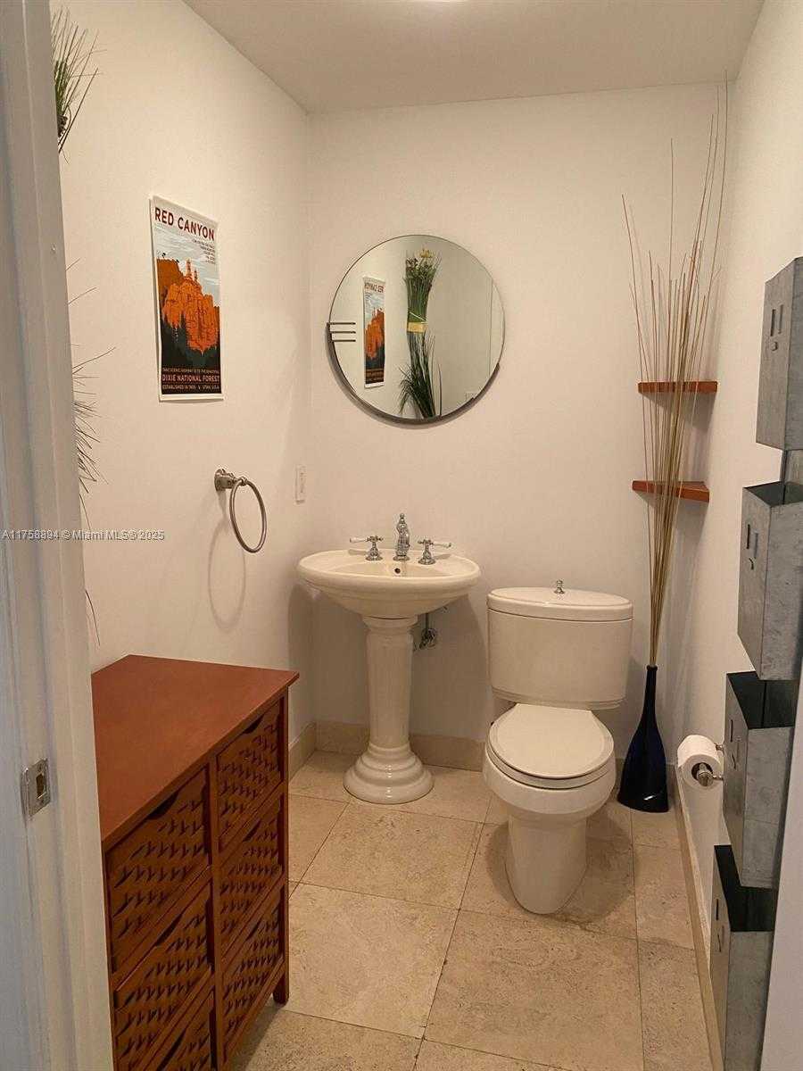 Small Image of 300 EUCLID AVE #209, Miami Beach Number 4