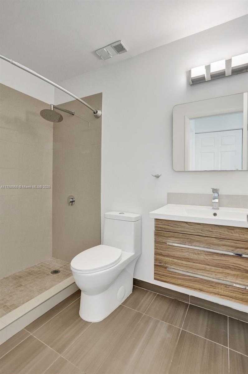 Small Image of 1627 CYPRESS POINTE DR #2-1, Coral Springs Number 24