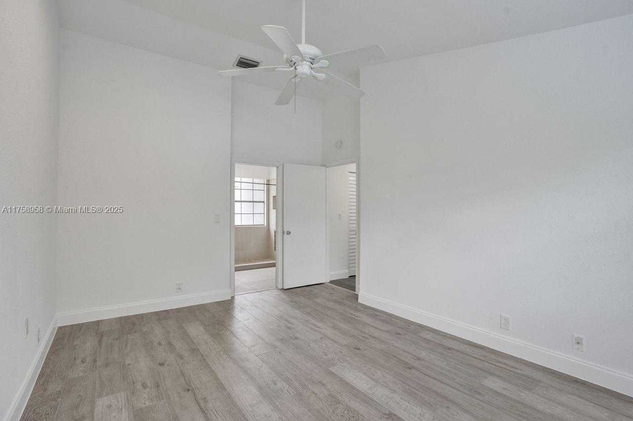 Small Image of 1627 CYPRESS POINTE DR #2-1, Coral Springs Number 30