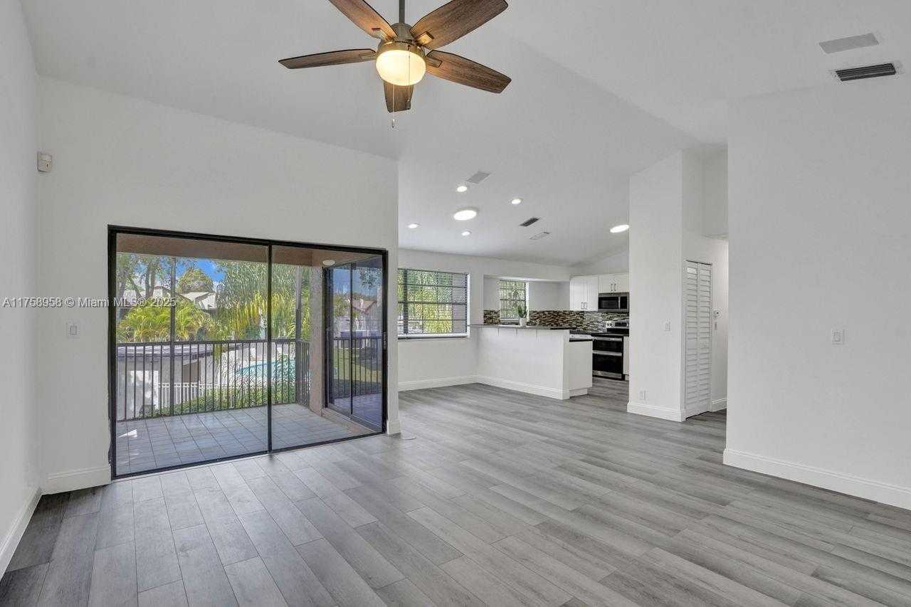 Small Image of 1627 CYPRESS POINTE DR #2-1, Coral Springs Number 31