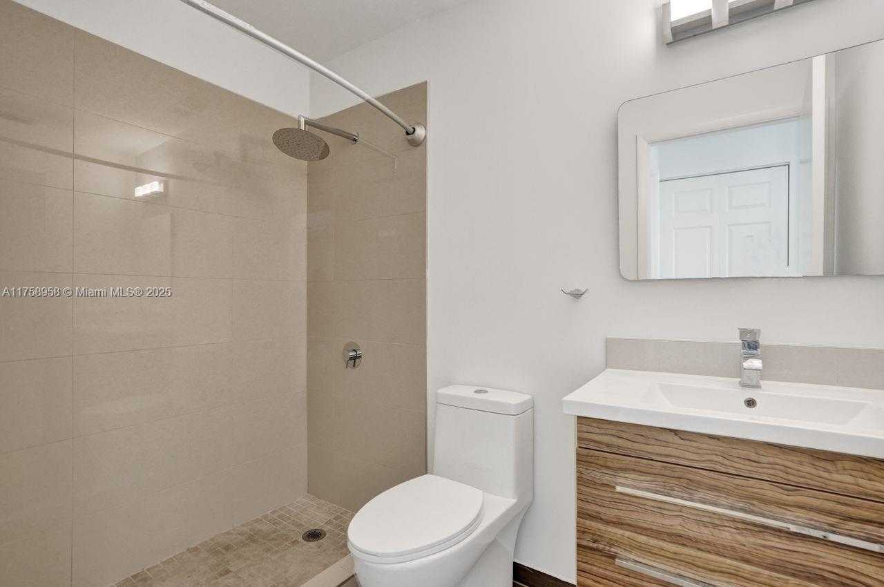 Small Image of 1627 CYPRESS POINTE DR #2-1, Coral Springs Number 33