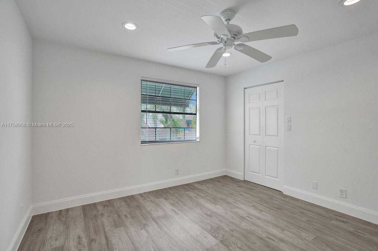 Small Image of 1627 CYPRESS POINTE DR #2-1, Coral Springs Number 40
