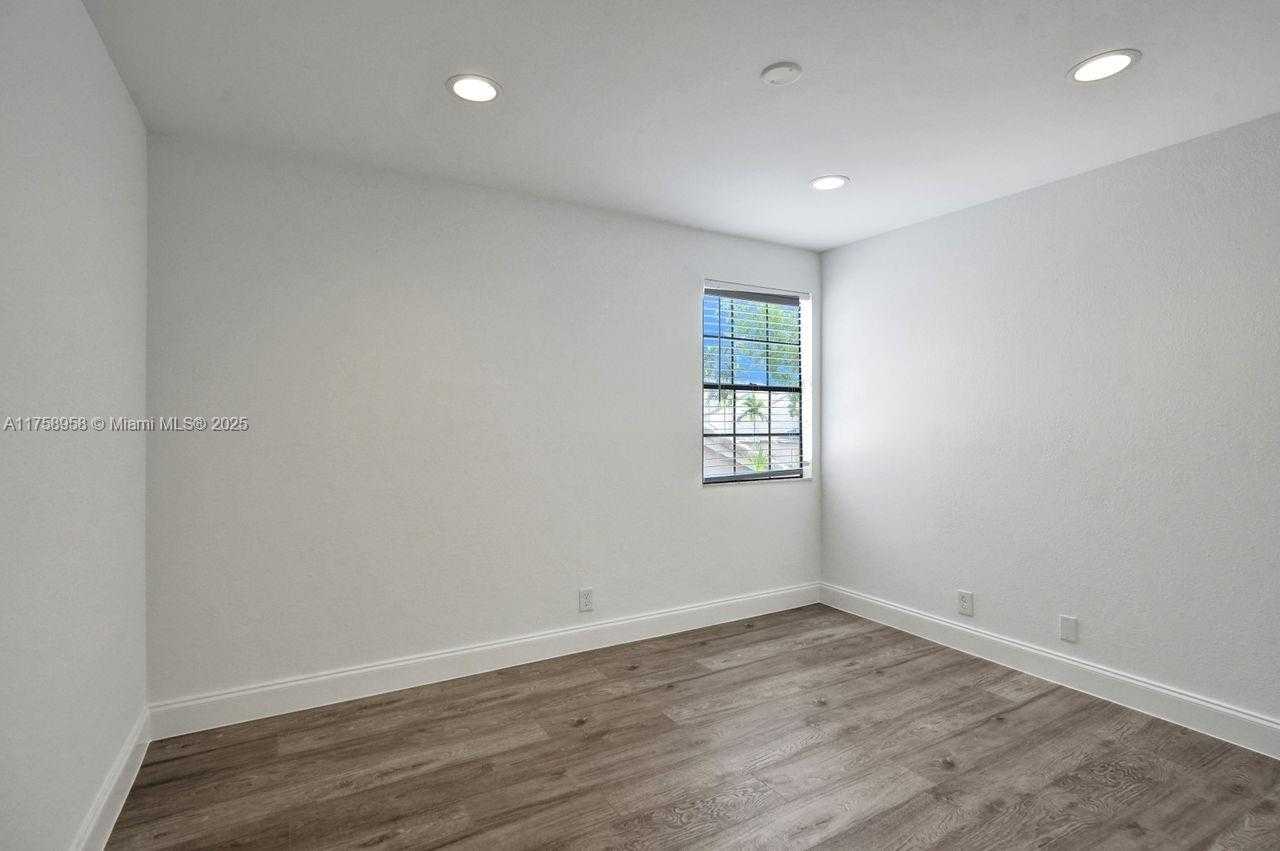 Small Image of 1627 CYPRESS POINTE DR #2-1, Coral Springs Number 42