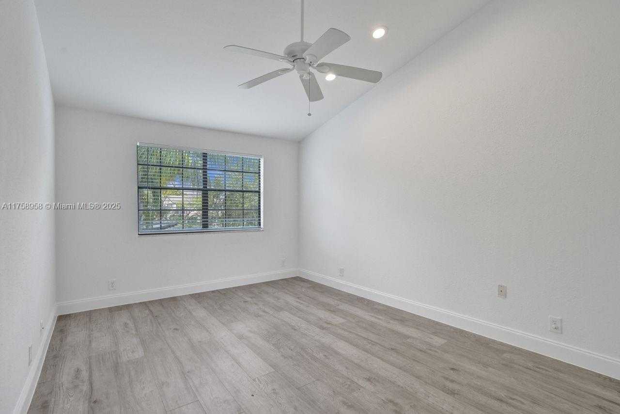 Small Image of 1627 CYPRESS POINTE DR #2-1, Coral Springs Number 46