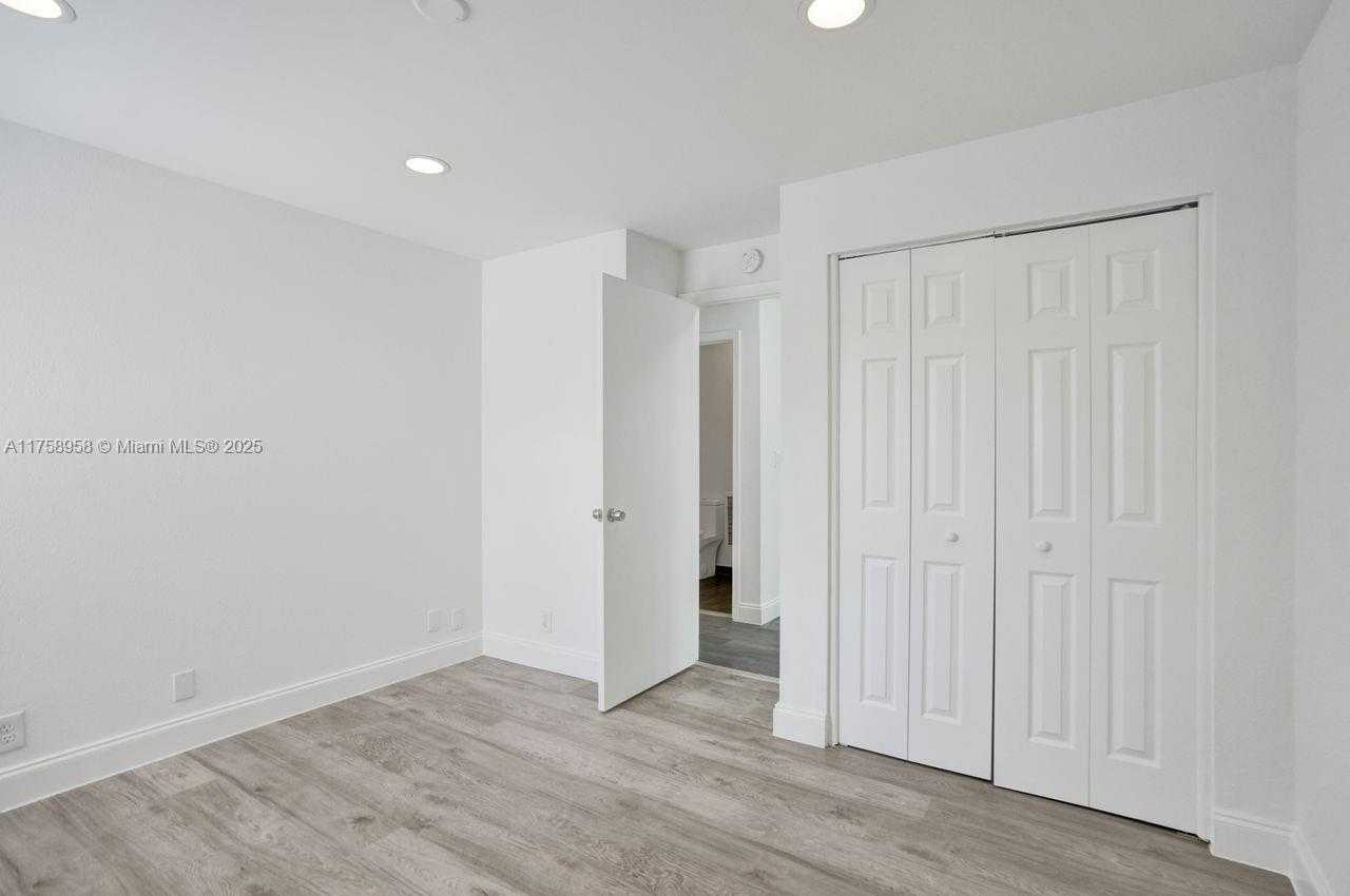 Small Image of 1627 CYPRESS POINTE DR #2-1, Coral Springs Number 47