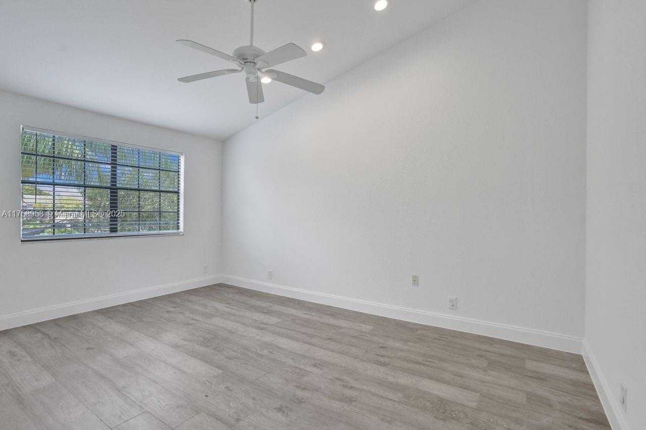 Small Image of 1627 CYPRESS POINTE DR #2-1, Coral Springs Number 49