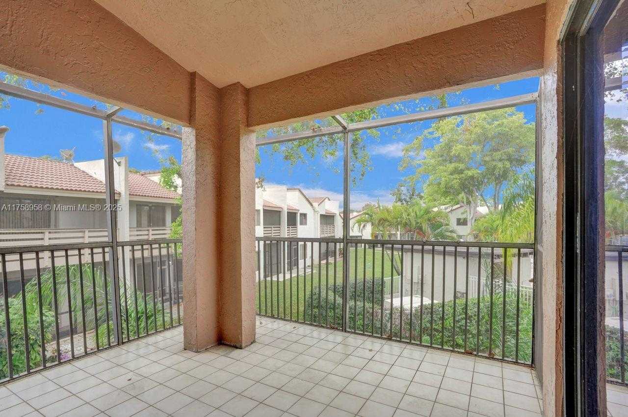 Small Image of 1627 CYPRESS POINTE DR #2-1, Coral Springs Number 51