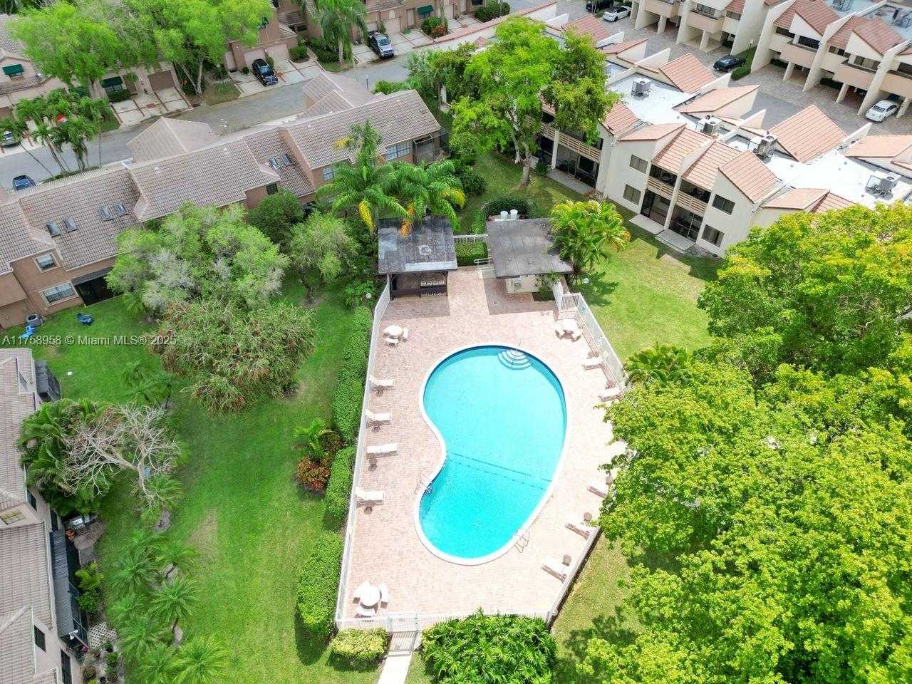 Small Image of 1627 CYPRESS POINTE DR #2-1, Coral Springs Number 57