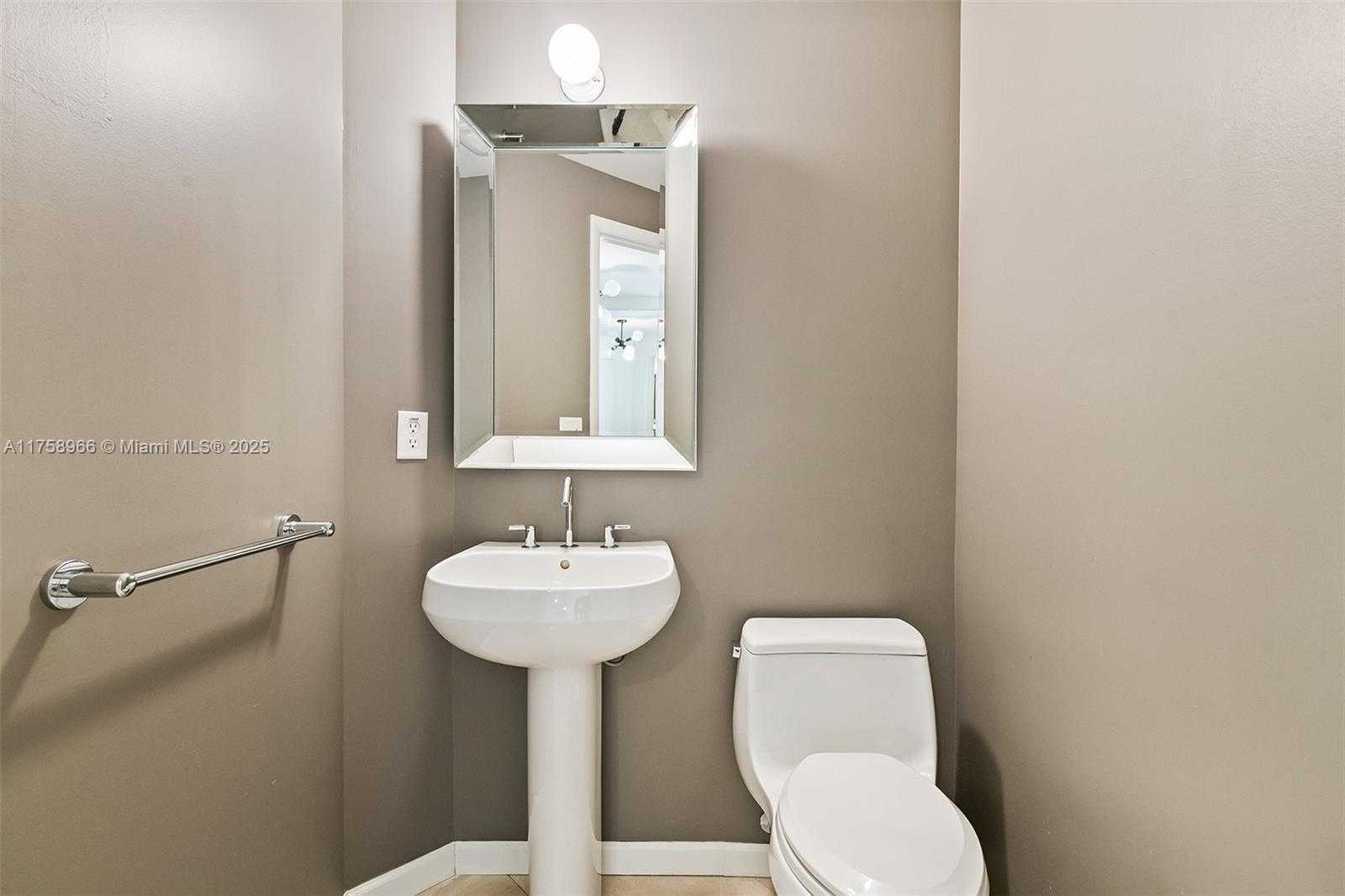 Small Image of 3131 NORTH EAST 188TH ST #1-508, Aventura Number 19