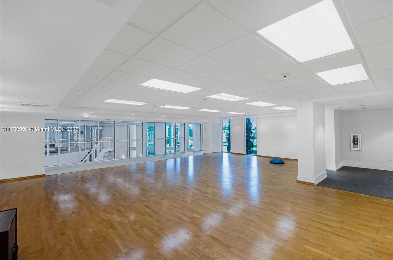 Small Image of 3131 NORTH EAST 188TH ST #1-508, Aventura Number 31